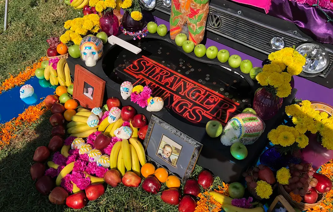 Netflix-Dia-de-los-Muertos-02-Event-at-Hollywood-Forever-Cemetary-Glow-Exhibitions-Events-Experiences-Projects