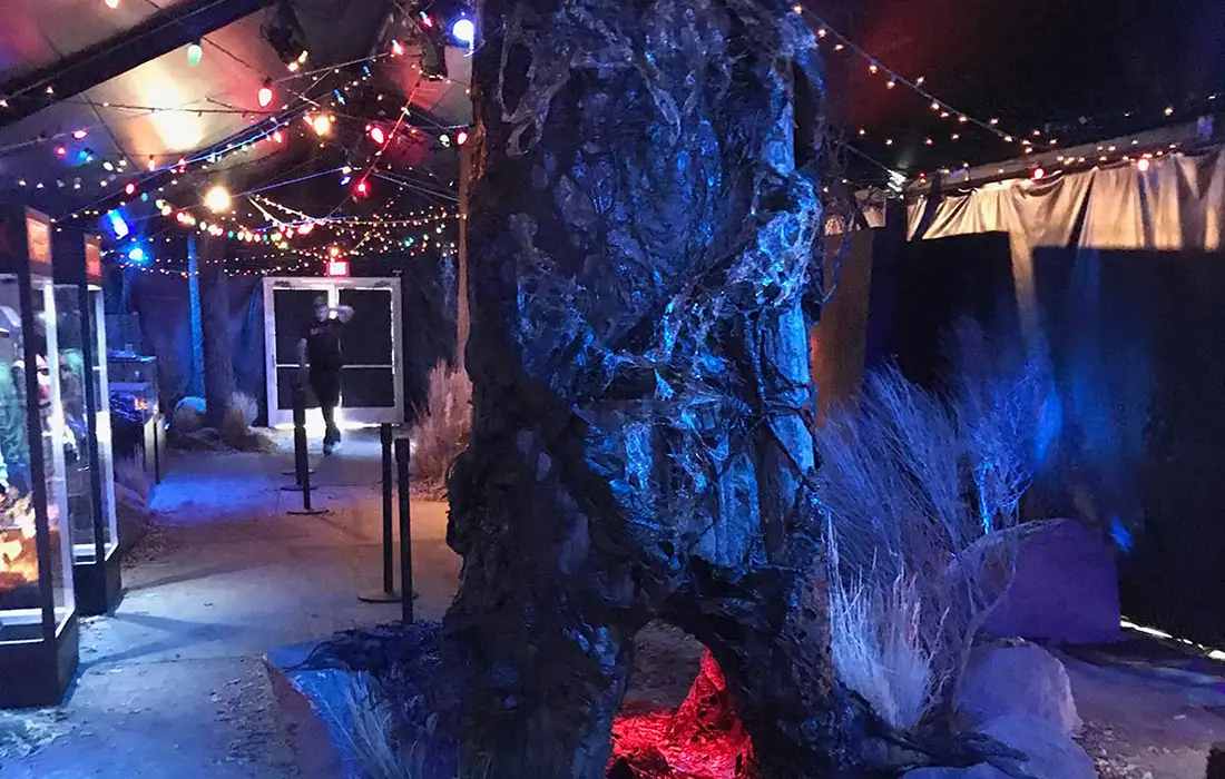 Netflix-Stranger-Things-SDCC-2018-San-Diego-Comic-Con-tree-Glow-Exhibitions-Events-Experiences-Projects
