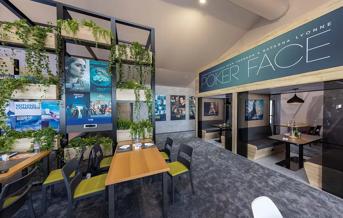 Paramount-06-MIPCOM-Cannes-Glow-Exhibitions-Events-Experiences_Projects