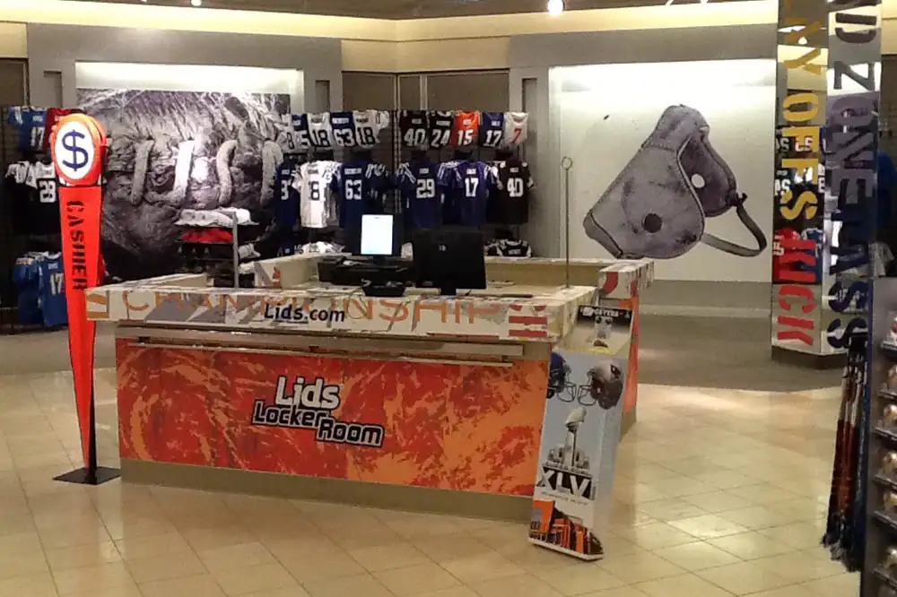 Lids-011-Super-Bowl-Pop-Up-Glow-Exhibitions-Events-Experiences