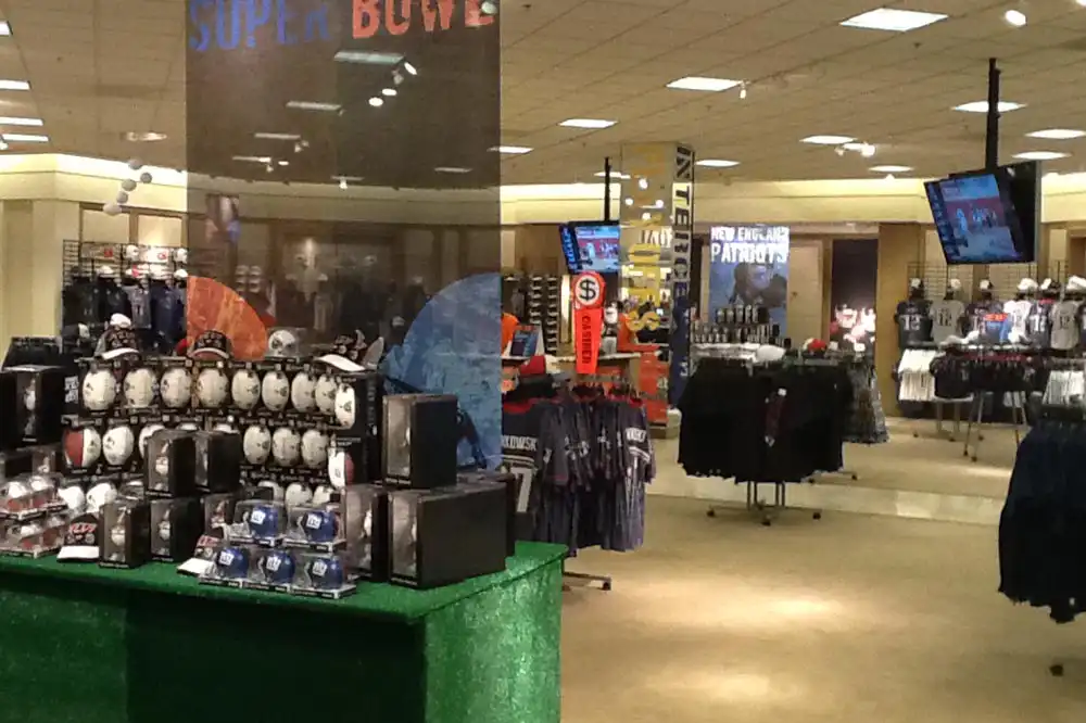 Lids-012-Super-Bowl-Pop-Up-Glow-Exhibitions-Events-Experiences