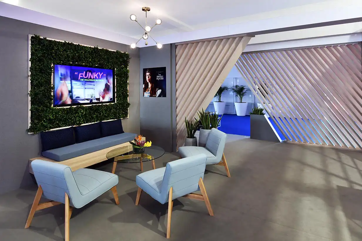 Lionsgate-04-Booth-Graphics-at-Miptv-Glow-Exhibitions-Events-Interiors-Projects-Small