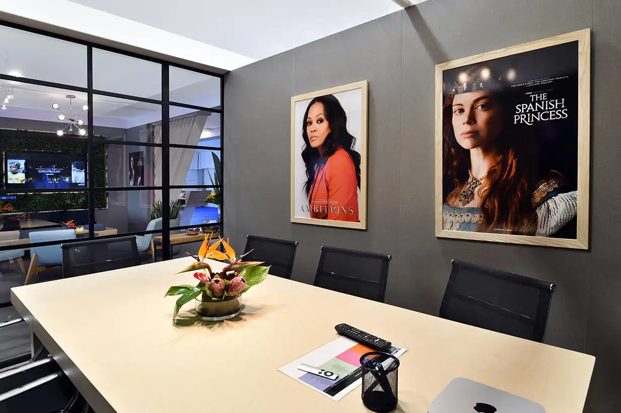 Lionsgate-05-Booth-Graphics-at-Miptv-Glow-Exhibitions-Events-Interiors-Projects-Small