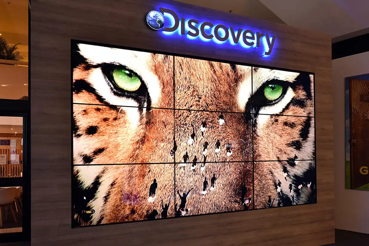 NBCU-00-Booth-Graphics-at-Mipcom-Glow-Exhibitions-Events-Interiors-Projects-Small