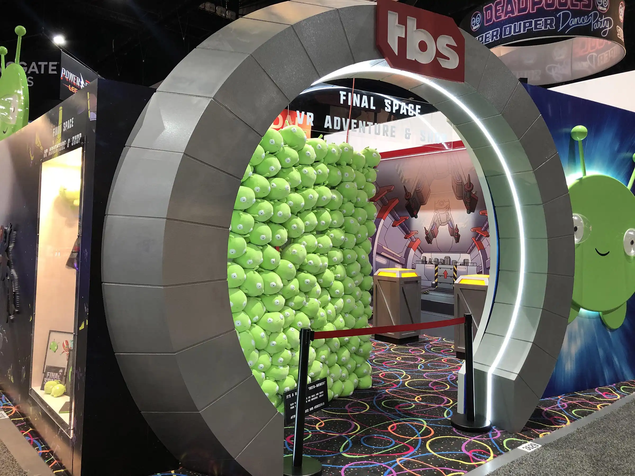 TBS-Final-Space-05-Booth-Graphics-at-SDCC-2018-San-Diego-Comic-Con-Glow-Exhibitions-Events-Experiences-Projects_Large