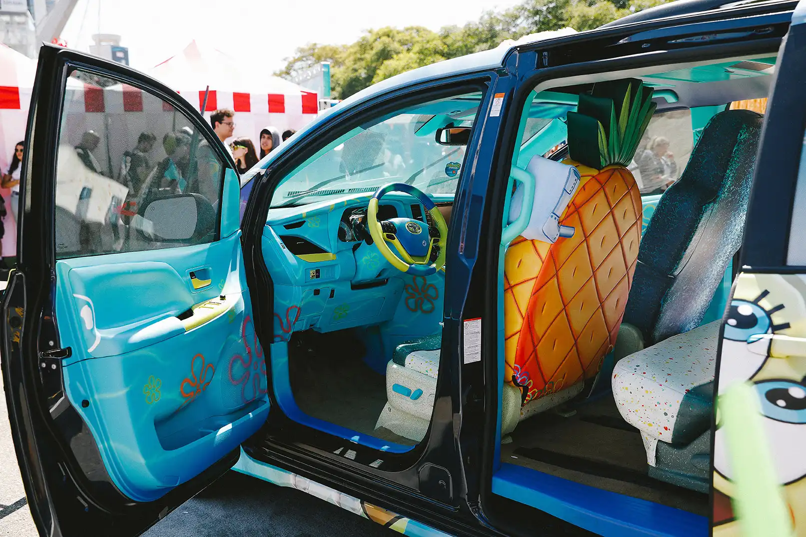 Toyota-SpongeBob-Nickelodeon-03-Booth-Graphics-at-SDCC-2019-San-Diego-Comic-Con-Glow-Exhibitions-Events-Experiences